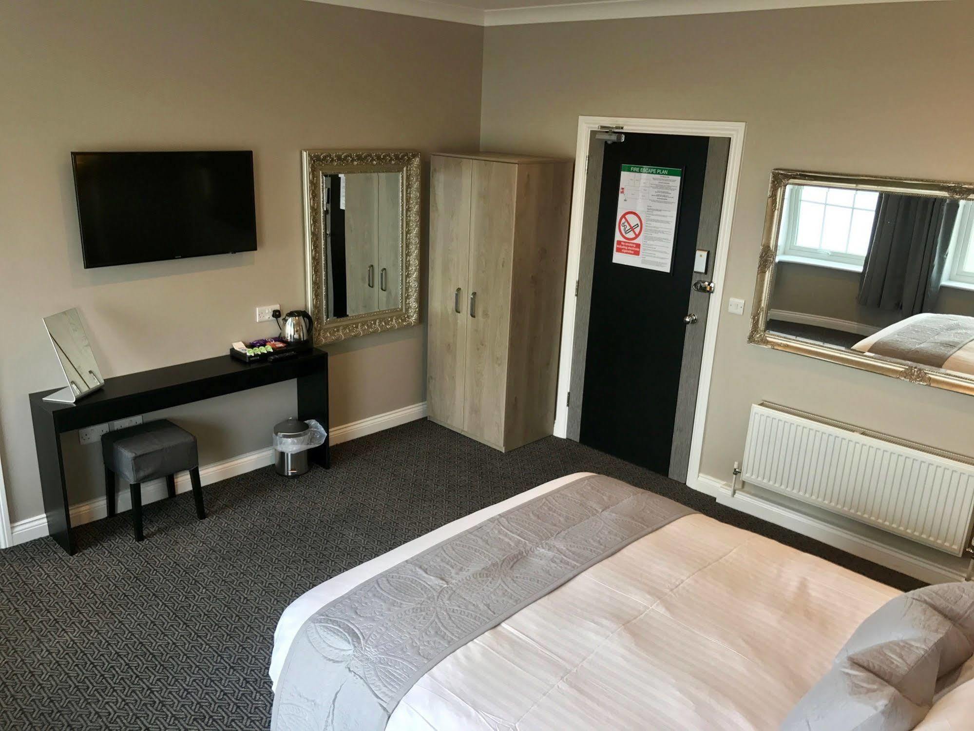 The Raven Hotel 코비 외부 사진
