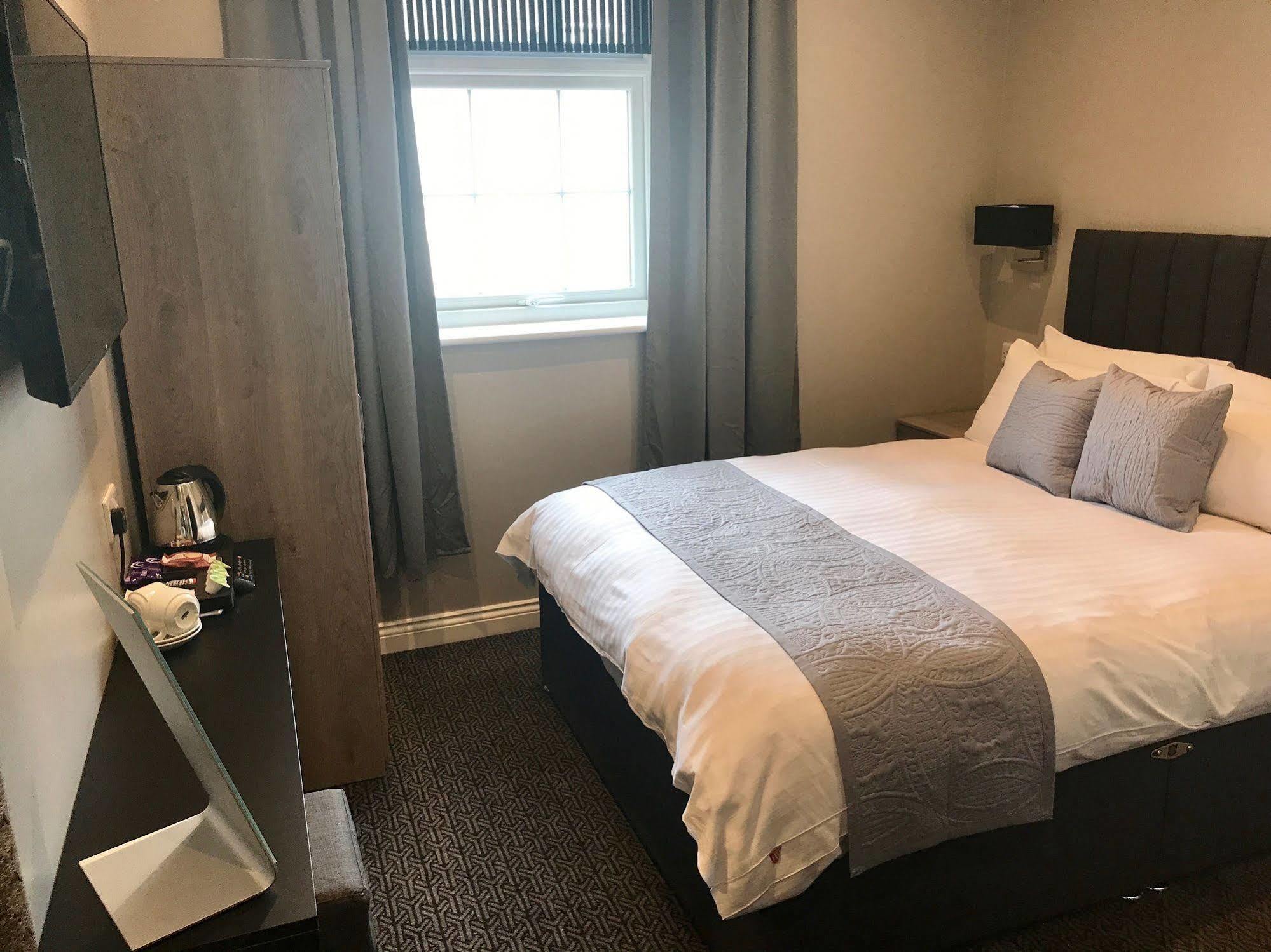 The Raven Hotel 코비 외부 사진