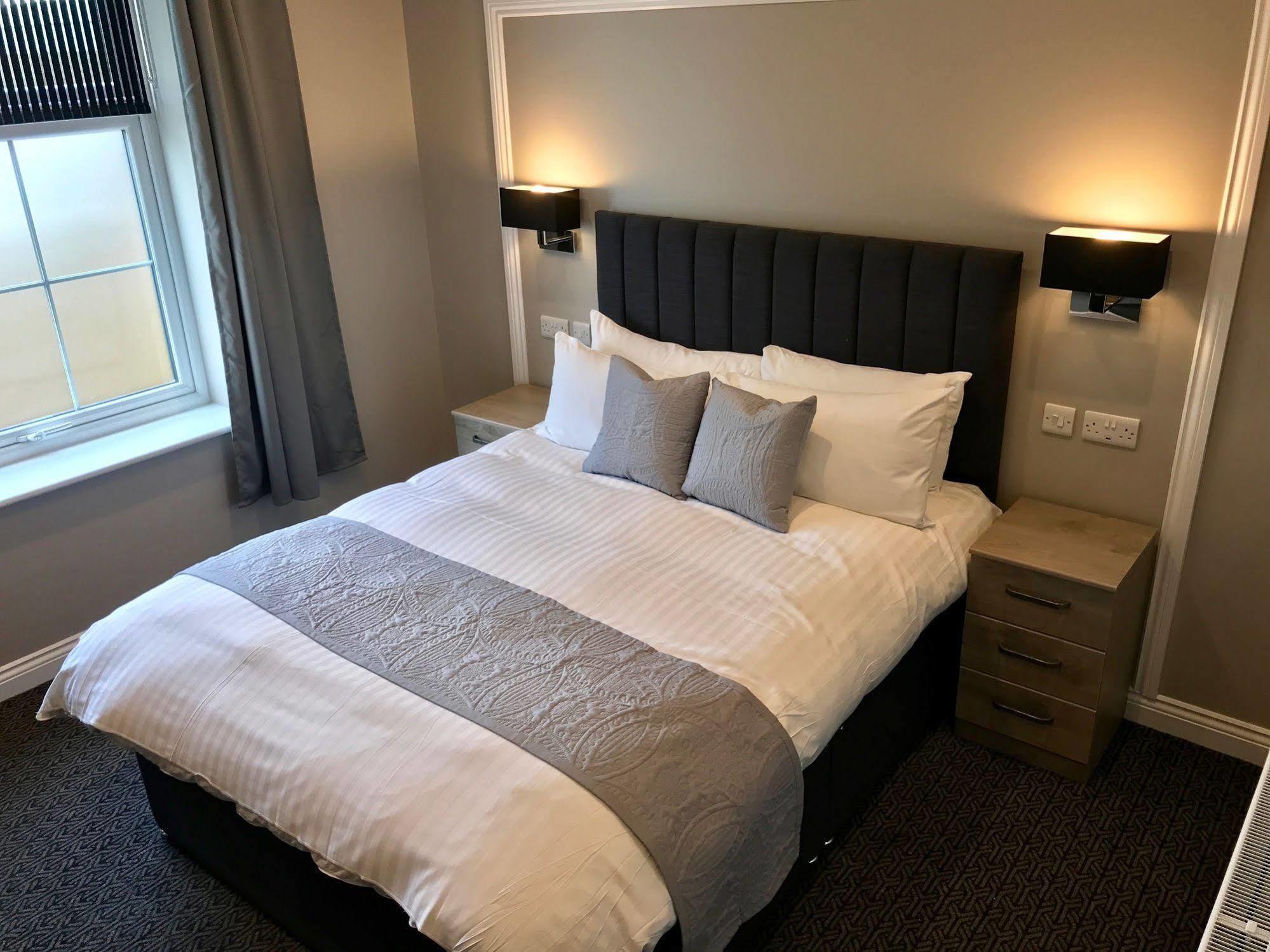 The Raven Hotel 코비 외부 사진