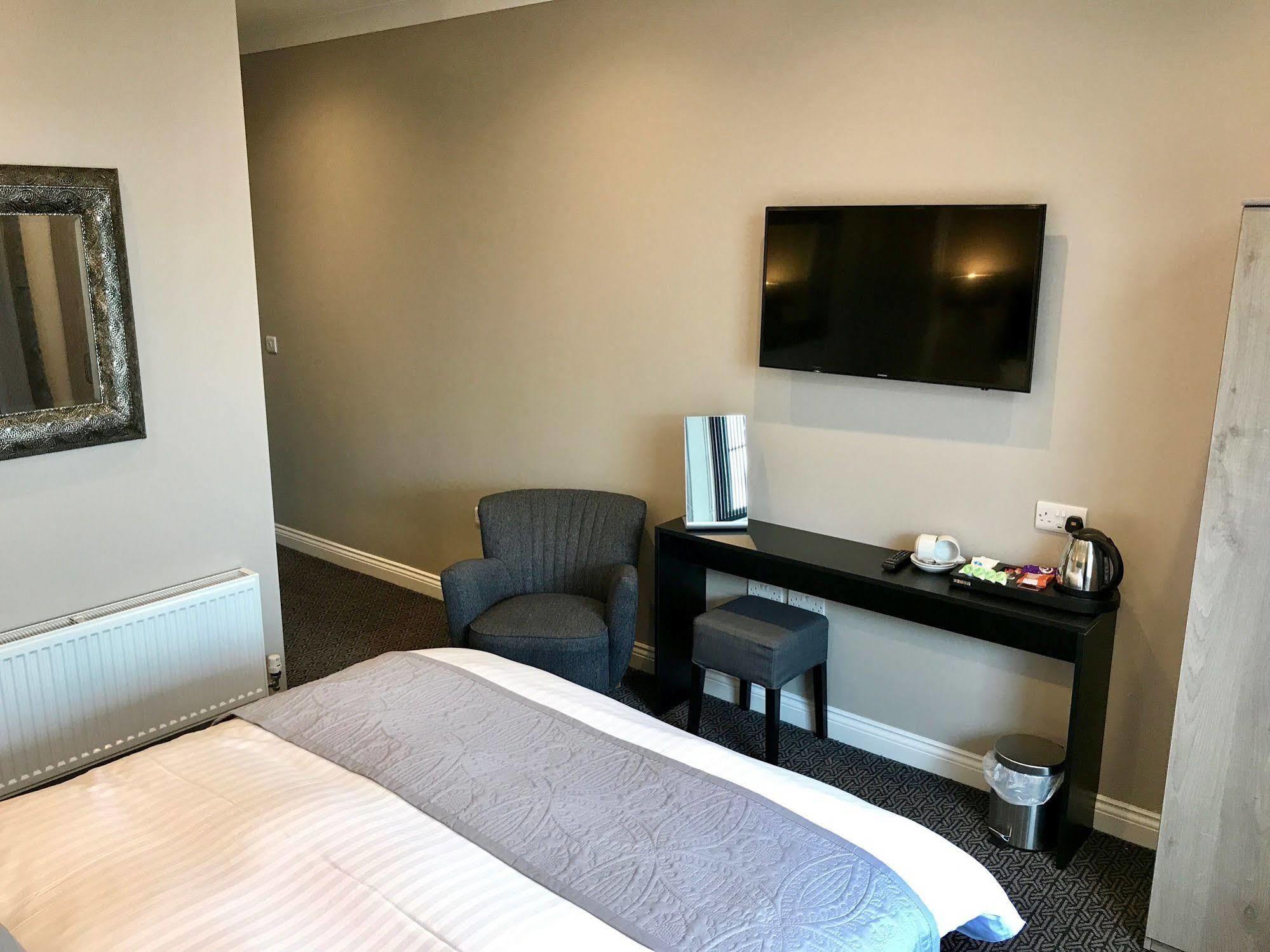 The Raven Hotel 코비 외부 사진