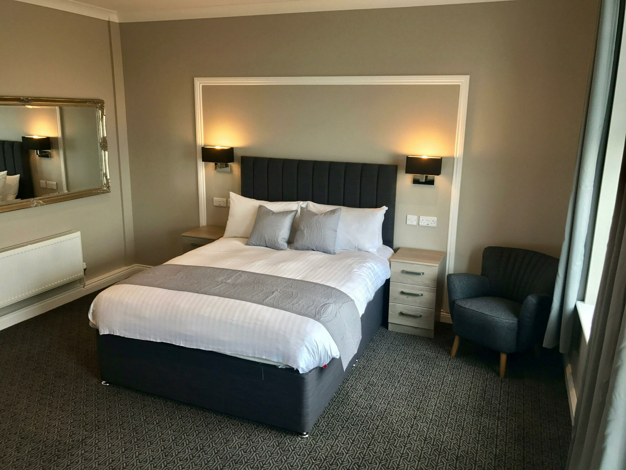 The Raven Hotel 코비 외부 사진